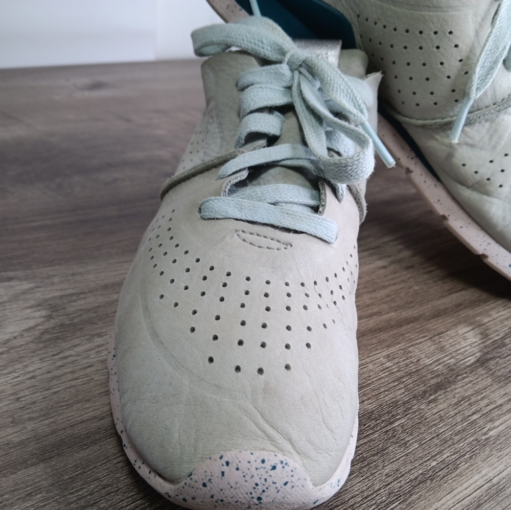 UGG Treadlite size 8 Tennis Shoes Soft Leather Comfort Walking Sage Mint 1019057 - Picture 2 of 10